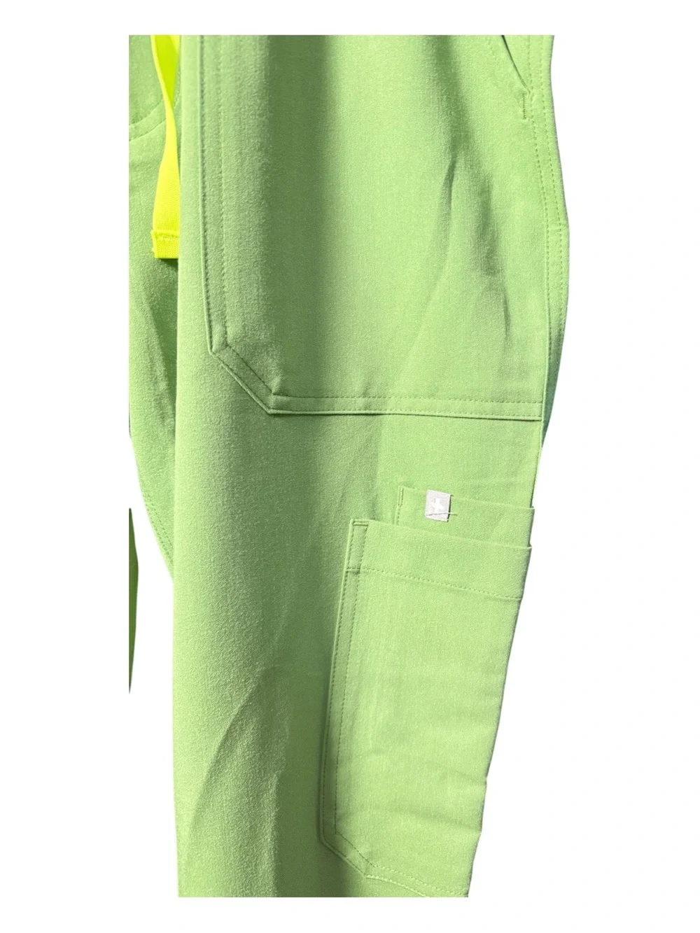 FIGS Cairo Cargo Scrub Pants Men’s Small Regular Green NWT